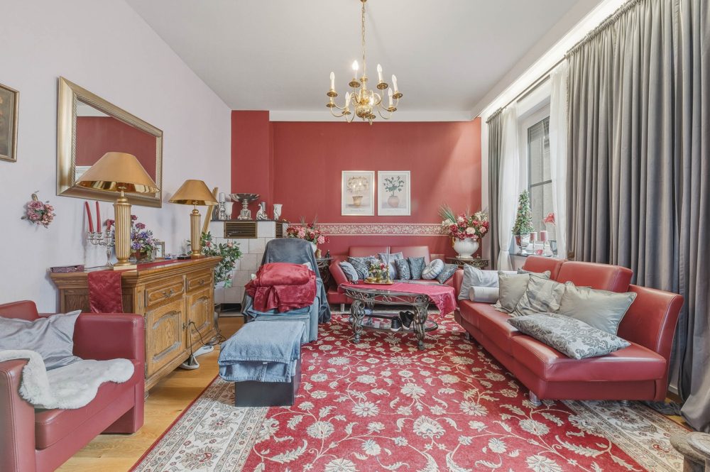 Wohnzimmer mit Kachelofen