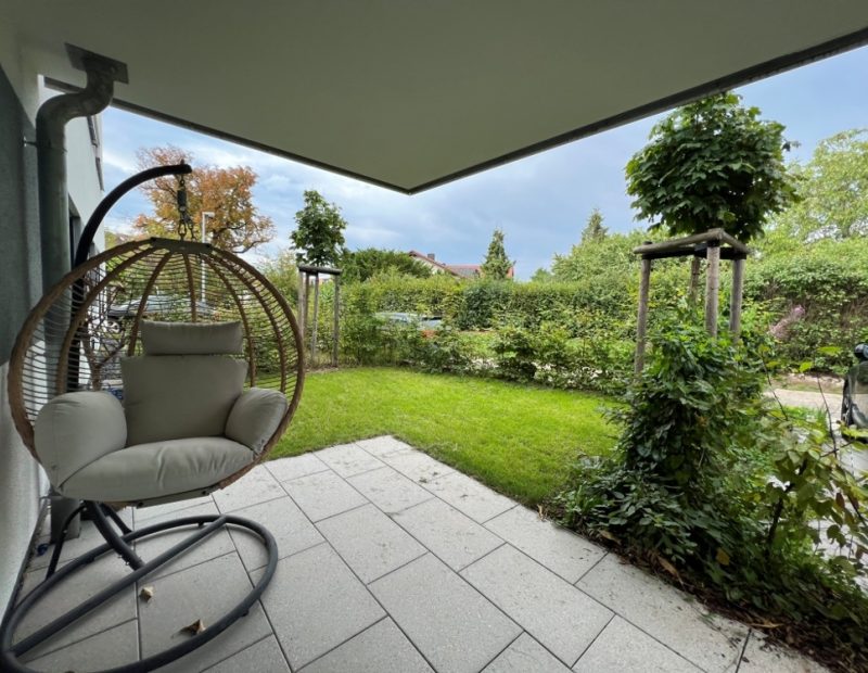 Terrasse mit Gartenanteil